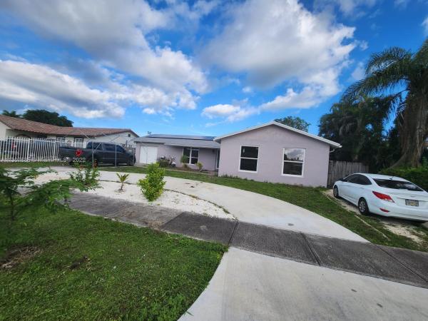Meadow Wood Manor, 25939 SW 132nd Pl, Princeton, Florida 33032, image 2