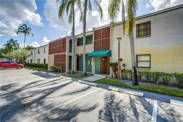 Inverrary Gardens, 4216 Inverrary Blvd #92-B, Lauderhill, Florida 33319, image 1