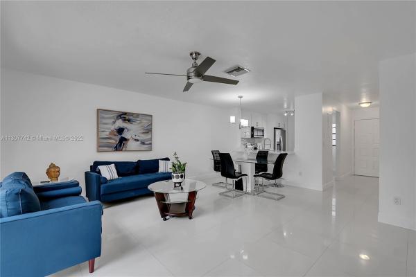 The Provinces Of Pierpointe At Pembroke Lakes, 11669 NW 11th St, Pembroke Pines, Florida 33026, image 2