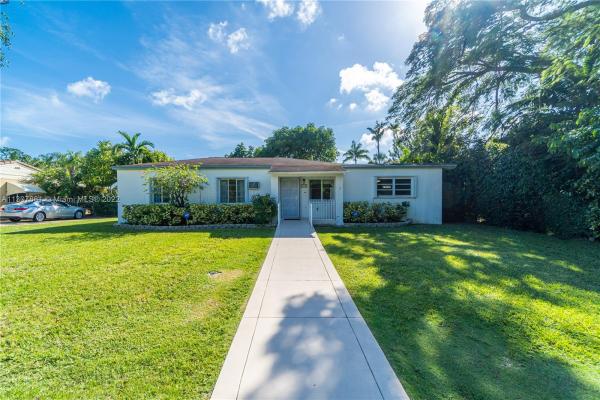 Bird Road Terrace, 6530 SW 45th St, Westwood Lakes, Florida 33155, image 2