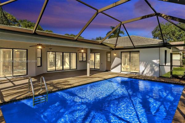 Executive 1 At Country Isles, 1950 Lake Point Dr, Weston, Florida 33326, image 1