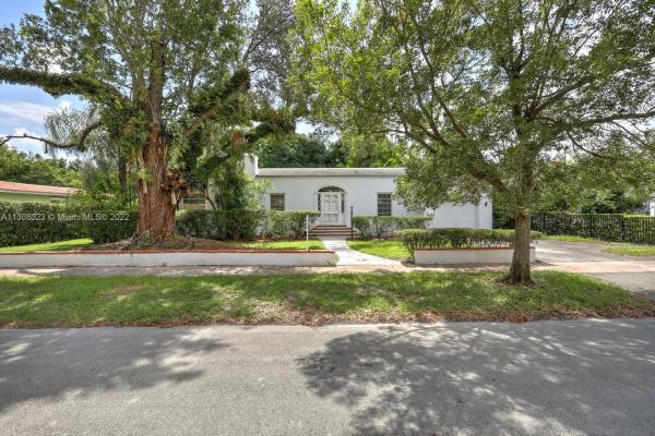 Coral Gables Country Club, 932 Roderigo Ave, Coral Gables, Florida 33134, image 2