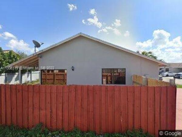 Les Chalets, 704 SW 97th Place Cir, Fountainebleau, Florida 33174, image 1