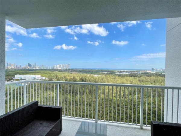 One Fifty One At Biscayne, 14951 Royal Oaks Ln #2205, North Miami, Florida 33181, image 2