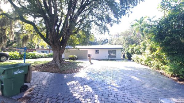 Carlaine Terrace, 1640 NE 137th Ter, North Miami, Florida 33181, image 1