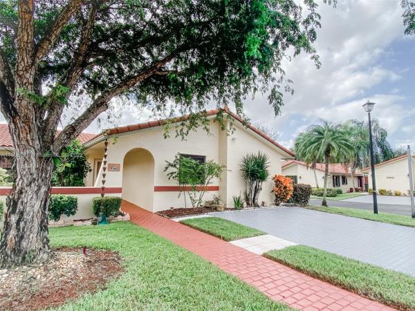 Alhambra Circle, 9560 Toledo Ln, Davie, Florida 33324, image 1
