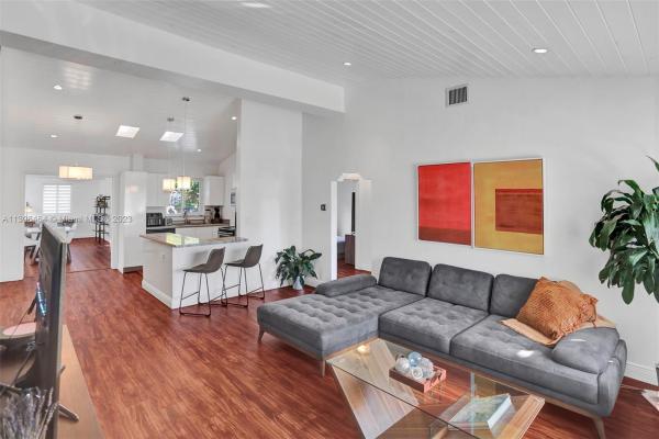 La Paloma, 65 NW 116th St, North Miami, Florida 33168, image 1