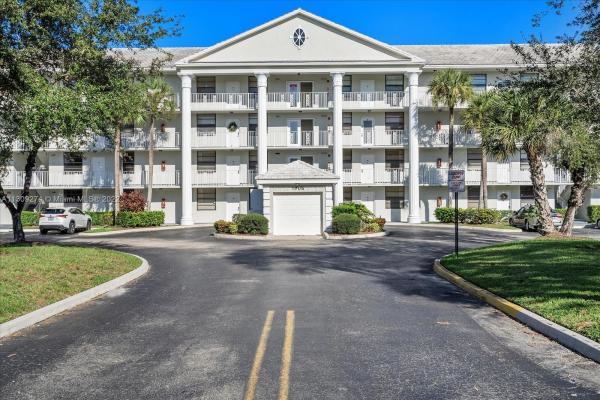 Whitehall 2 Of Pine Island Ridge, 1705 Whitehall Dr #401, Davie, Florida 33324, image 2