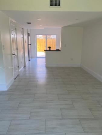 Mira Villas, 8231 NW 5 Ln #272, Fountainebleau, Florida 33126, image 1