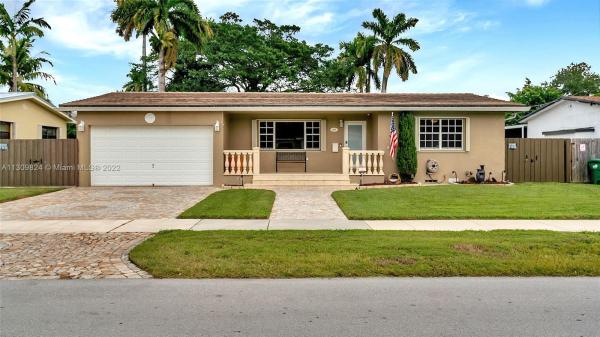 365 NE 115th St, Unincorporated Dade County, Florida 33161, image 2