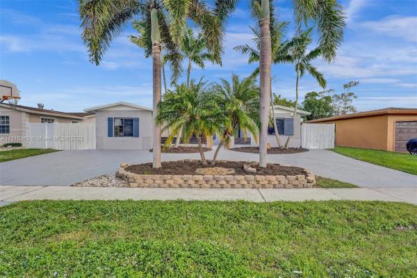 Rainbow Lakes, 2131 NW 93rd Ave, Pembroke Pines, Florida 33024, image 1