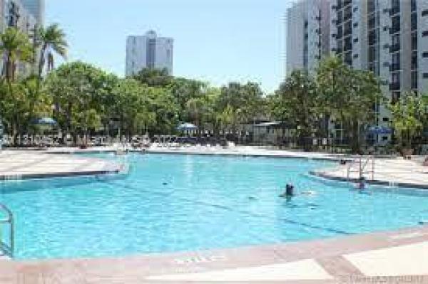 Coronado Tower 1, 20335 W Country Club Dr #307, Aventura, Florida 33180, image 2