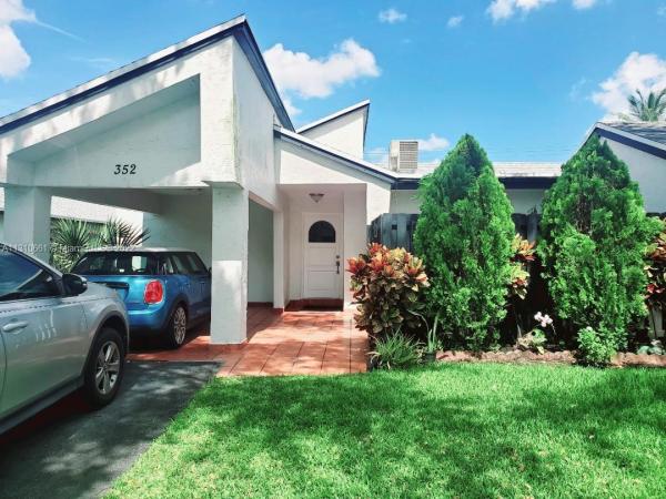 Villas Of Bonaventure, 352 Fairway Cir #39, Weston, Florida 33326, image 1