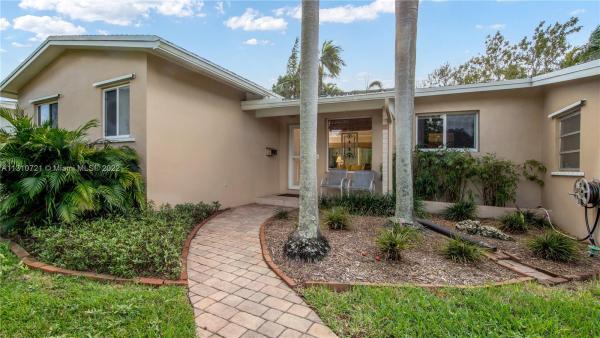 920 Nightingale Ave, Miami Springs, Florida 33166, image 2