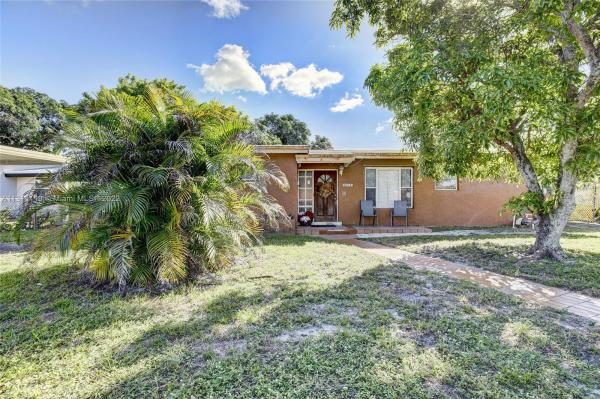 Fleetwood Gardens, 2018 NW 186th St, Miami Gardens, Florida 33056, image 1