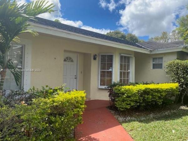 Doral Lakes, 5140 NW 101st Pl, Doral, Florida 33178, image 1