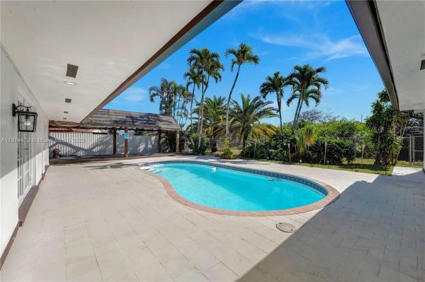 Miami Lakes Residential, 6890 Bamboo St, Miami Lakes, Florida 33014, image 2
