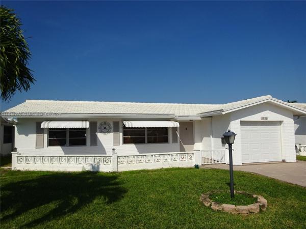 Palm Beach Leisureville, 1903 SW 17th St, Boynton Beach, Florida 33426, image 1