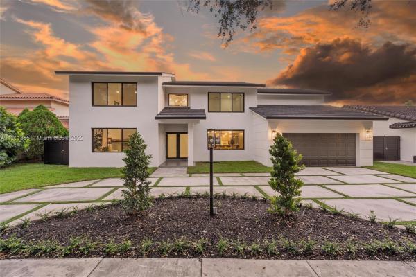 Royal Oaks, 8300 NW 166th Ter, Miami Lakes, Florida 33016, image 2