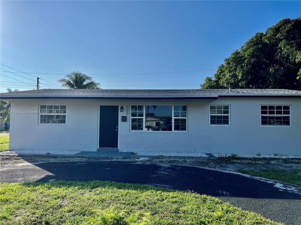 Sierra Mirada, 900 NW 200th Ter, Miami Gardens, Florida 33169, image 2