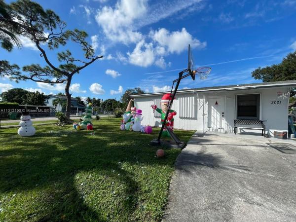 Pine Tree Park, 3001 NW 161st Ter, Miami Gardens, Florida 33054, image 2