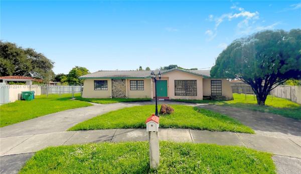 Laro, 2565 SW 105th Ct, University Park, Florida 33165, image 1
