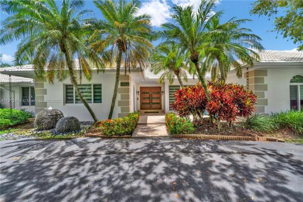 Kings Bay Pines, 6864 SW 145th Ter, Palmetto Bay, Florida 33158, image 1