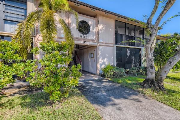 Carmel At The California Club, 805 NE 199th St #103, Ives Estates, Florida 33179, image 1