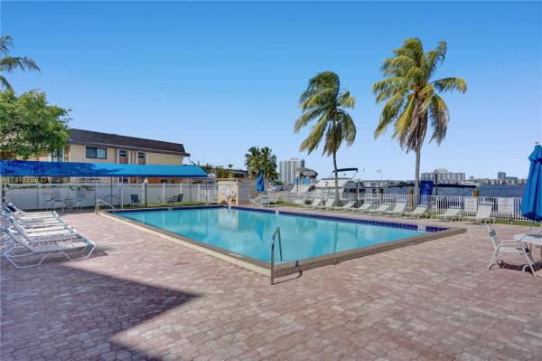 Carlton Bay, 2821 N Miami Beach Blvd #4S, North Miami Beach, Florida 33160, image 1