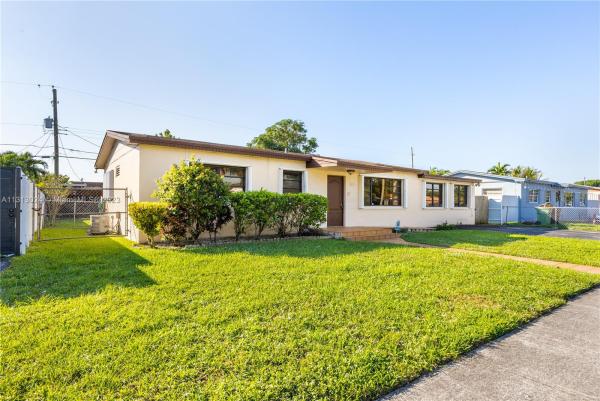 Hialeah Estates, 698 W 40th Pl, Hialeah, Florida 33012, image 1