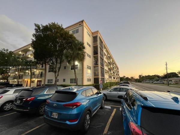 Parkside Towers, 220 SW 9th Ave #516, Hallandale Beach, Florida 33009, image 1