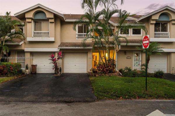 Discovery Pointe, 2080 E Discovery Cir E #2080, Deerfield Beach, Florida 33442, image 2