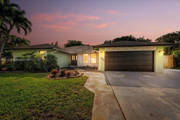 Plantation Hills, 7690 Plantation Rd, Plantation, Florida 33324, image 1