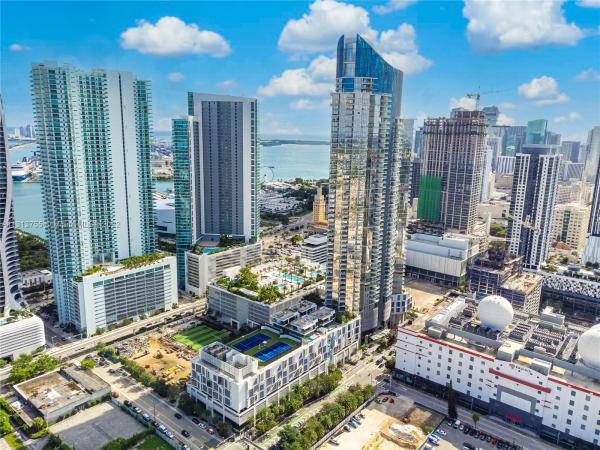 Paramount Miami Worldcenter, 851 NE 1st Ave #2800, Miami, Florida 33132, image 2