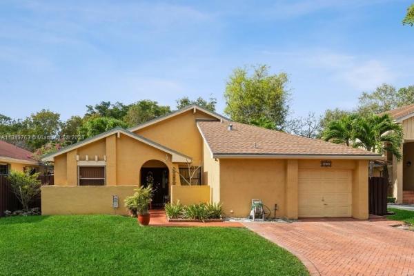 Lakes Of The Meadow, 5316 SW 151st Pl, Kendall West, Florida 33185, image 2
