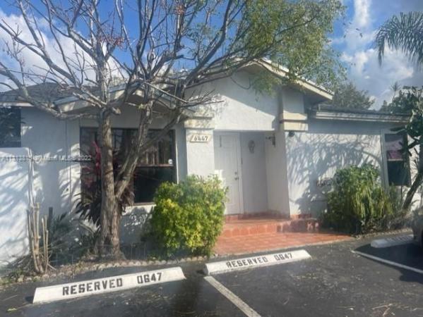 Westwind Lakes Garden Homes, 6447 SW 152nd Pl #6-47, Kendall West, Florida 33193, image 1