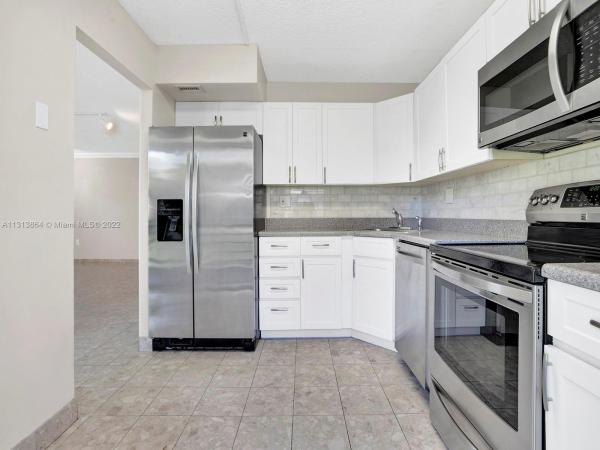 Cedar Glenn, 671 NE 195th St #205E, Ives Estates, Florida 33179, image 1