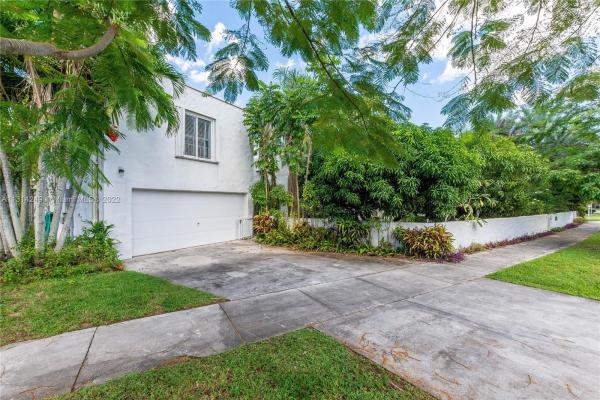 Country Club Estates, 299 Pinecrest Dr, Miami Springs, Florida 33166, image 2