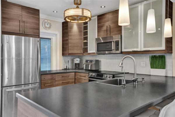 Petunia Gardens, 5171 W Oakland Park Blvd #309, Lauderdale Lakes, Florida 33313, image 1