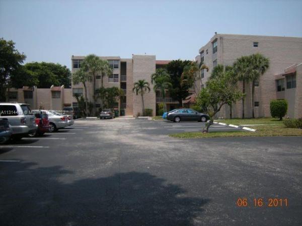 Live Oak Of Pine Island Ridge, 9410 Live Oak Pl #111, Davie, Florida 33324, image 1
