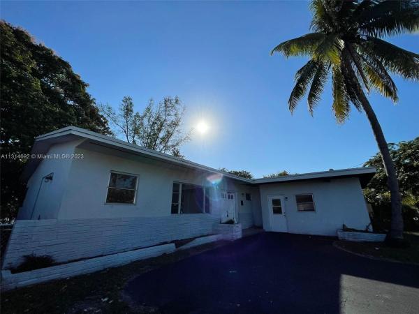 Lakeside Estates, 611 SW 11th Ave, Hallandale Beach, Florida 33009, image 1