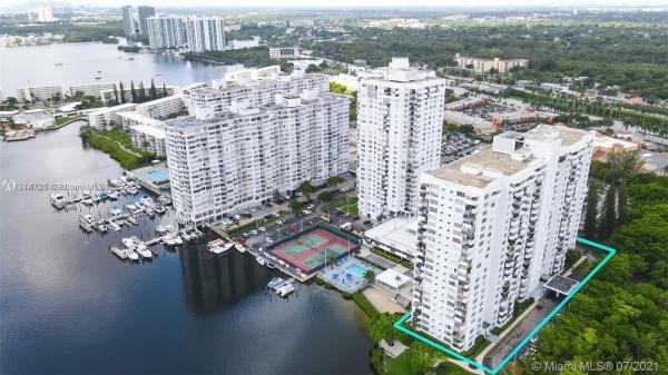 Commodore Plaza Century, 2780 NE 183rd St #PH-12, Aventura, Florida 33160, image 2