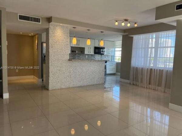Del Prado North Towers, 18081 Biscayne Blvd #605-4, Aventura, Florida 33160, image 2
