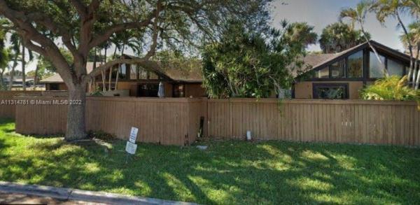 Briar Bay Townhouse Estates, 13152 SW 93rd Pl #1, Kendall, Florida 33176, image 1