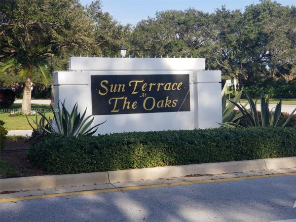 Sun Terrace At The Oaks, 10102 Chapman Oak Ct, Palm Beach Gardens, Florida 33410, image 2
