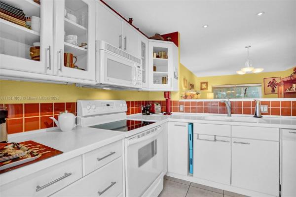 Oleander Gardens, 5161 W Oakland Park Blvd #310, Lauderdale Lakes, Florida 33313, image 1