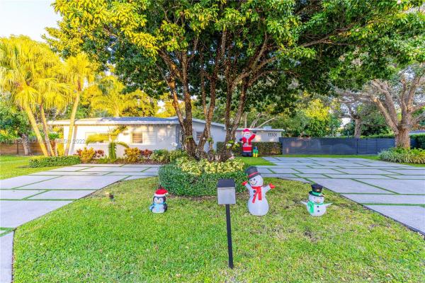 Howard Pines, 13301 SW 83rd Ct, Pinecrest, Florida 33156, image 1