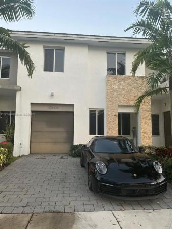 Venetian Parc, 17535 SW 150th Ct, Richmond West, Florida 33187, image 2