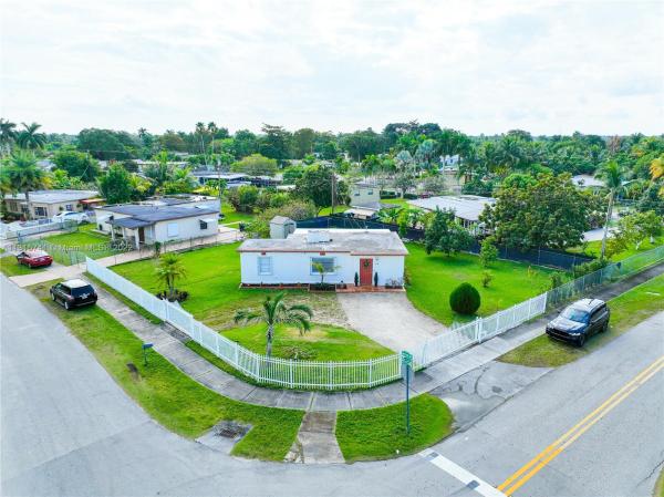Leisure City Residential, 15398 Garfield Dr, Leisure City, Florida 33033, image 2