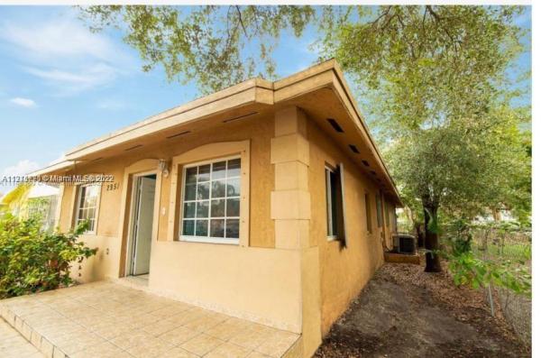 Hialeah Heights, 2951 NW 57th St, Brownsville, Florida 33142, image 2